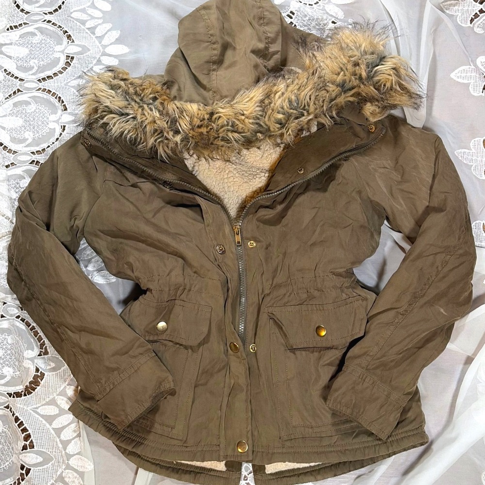 Y2K Grunge Charlotte Russe Olive Green Sherpa Lined Faux Fur Hood Jacket M